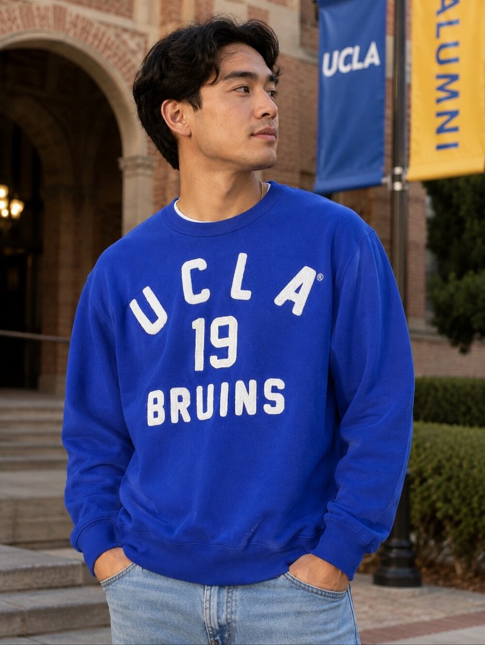 UCLA Bruins Crewneck Sweatshirt Mens L Blue Chenille Applique Heritage Label